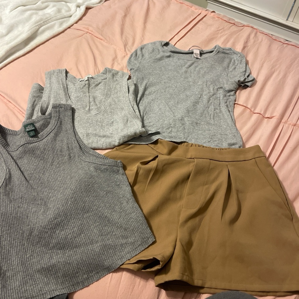 Gray Tops and Tan Shorts Set